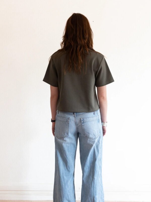 Boxy Cropped Tee in Olive